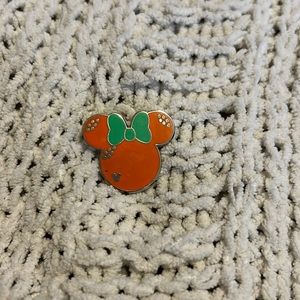 2018 Hidden Mickey Pin (3 of 4)